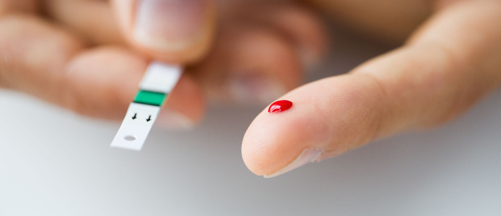 finger-blood-point